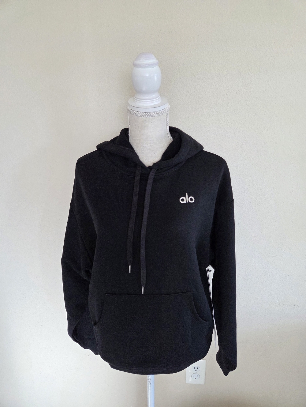 Alo Yoga Black Accolade Hoodie Size XS NWT